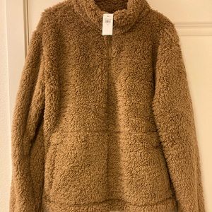 Gap pullover half zip teddy bear fleece jacket in size medium.